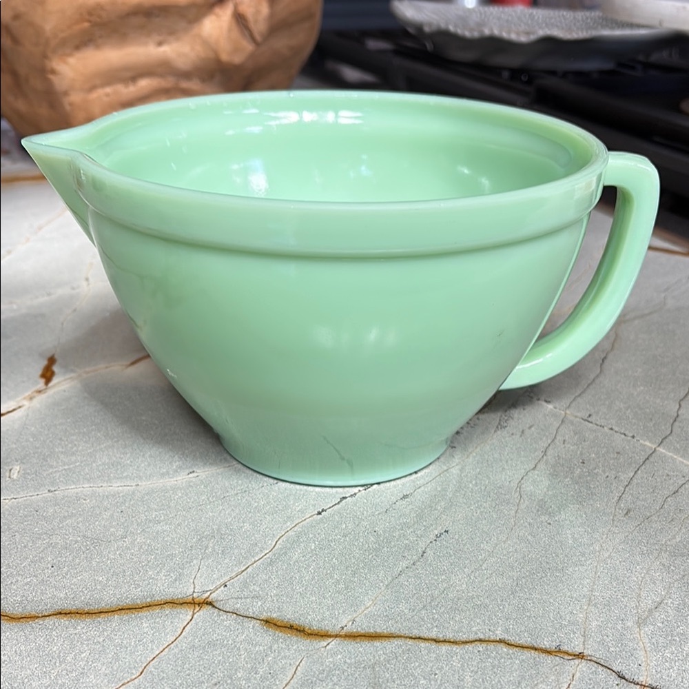 Vintage Mint Green Mixing Bowl with Pour Spout and Handle